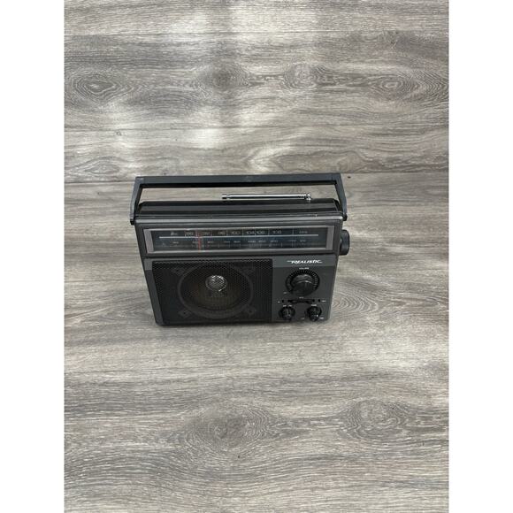 Realistic Radio Shack 12-625A FM AM Portable AC DC Radio TESTED Retro Vintage - Picture 2 of 7